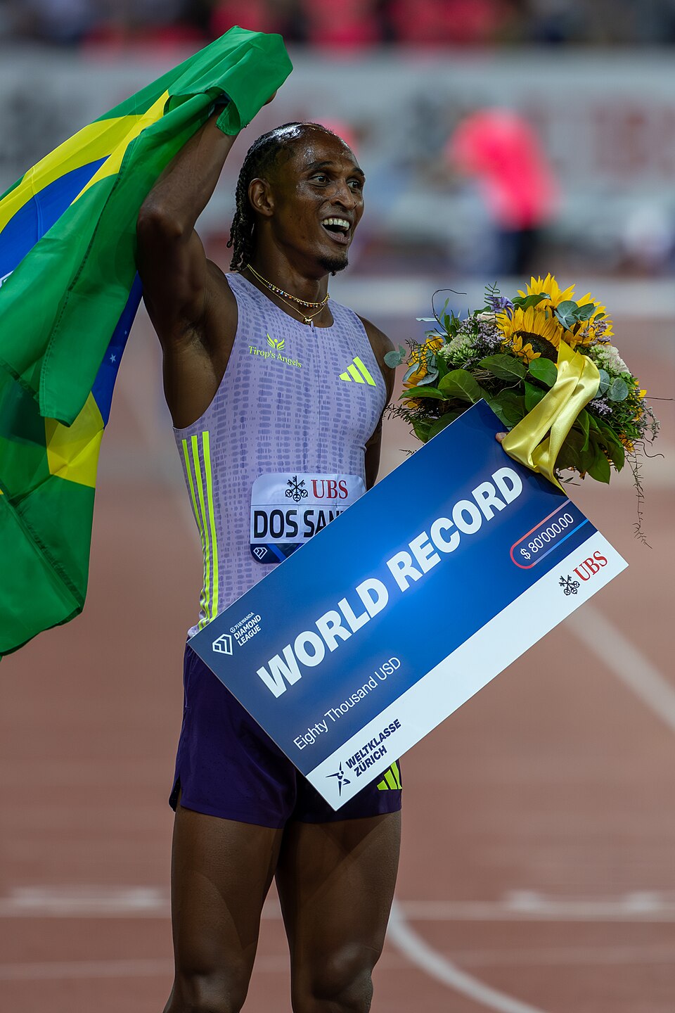 Alison dos Santos durante competição de atletismo em Zurique.