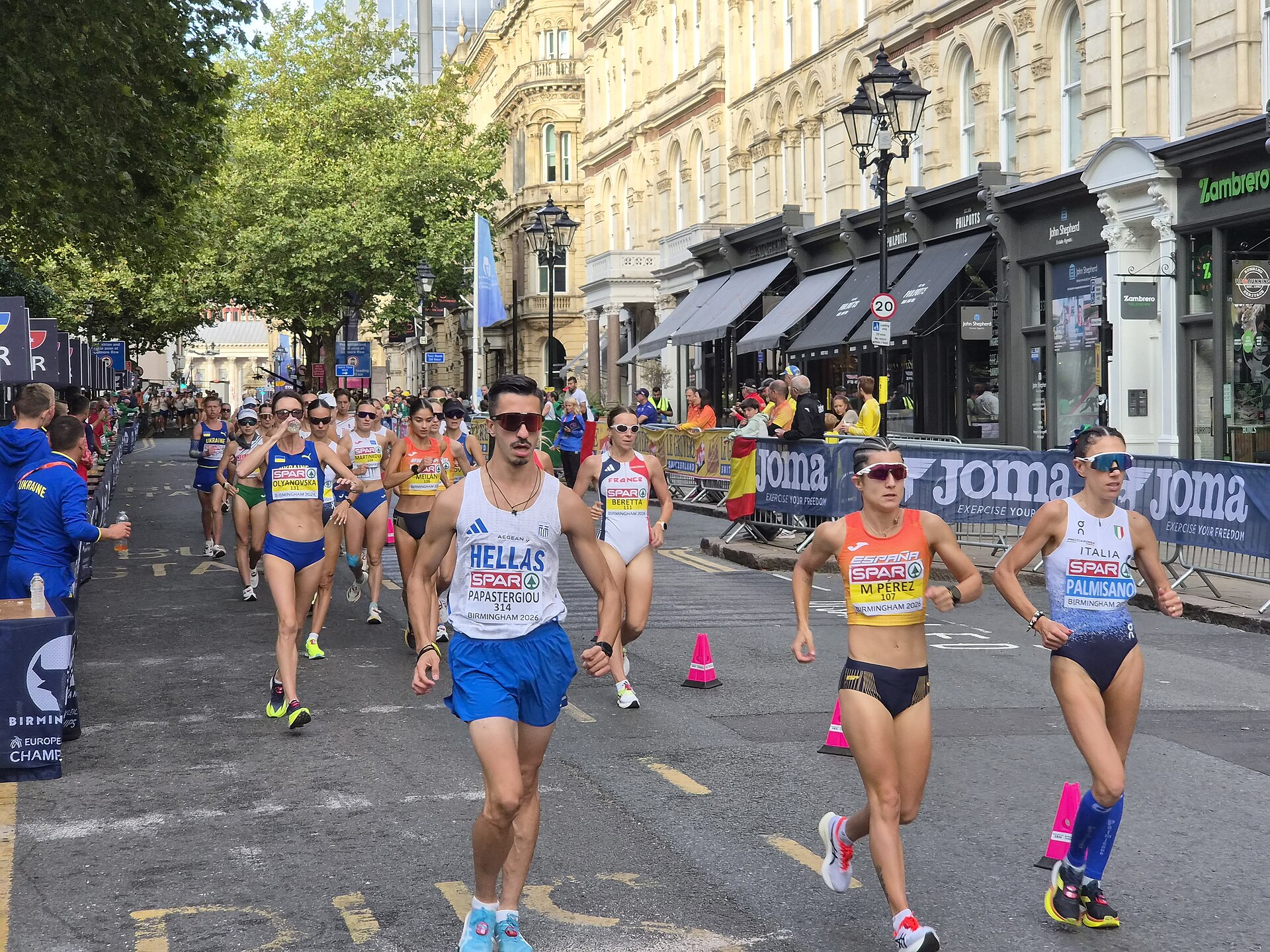 María Pérez em movimento durante uma prova de marcha atlética no Campeonato Europeu de Atletismo de 2026.