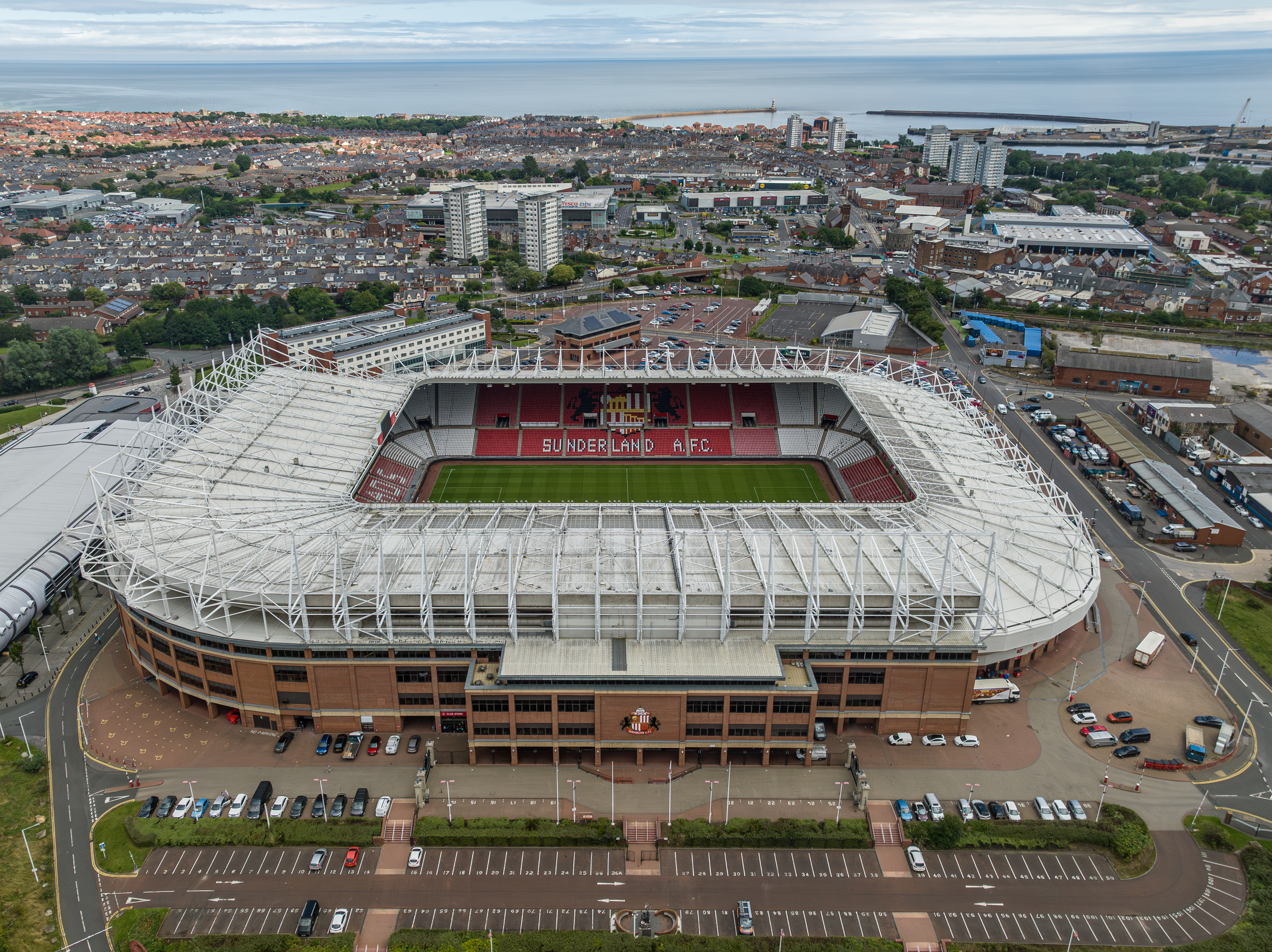Stadium of Light visto do alto com o estádio e seu entorno.